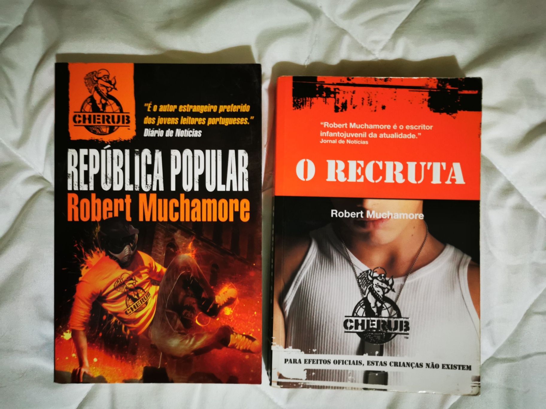 Livros coleção Cherub - O Recruta + República popular