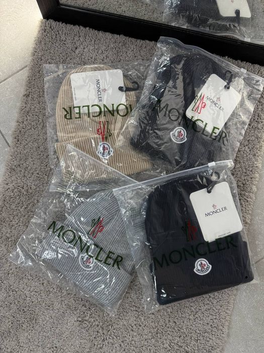 Шапка Moncler / фірмове пакування
