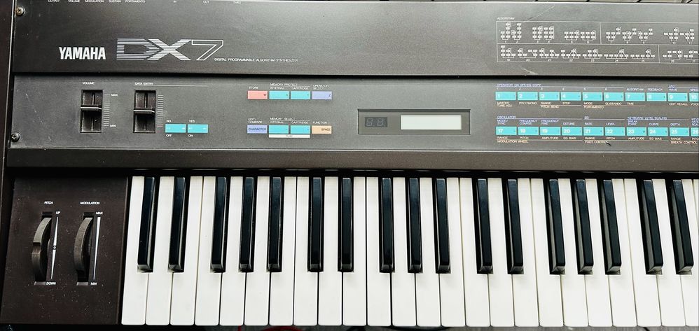 Yamaha Dx7 - legendarny syntezator FM stan bardzo dobry