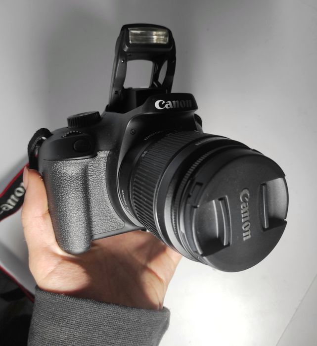 Фотоаппарат Canon 
 • Камера Canon EOS 4000D
 • Об’