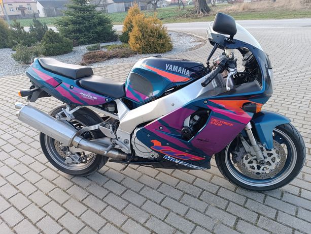 Yamaha yzf  750r