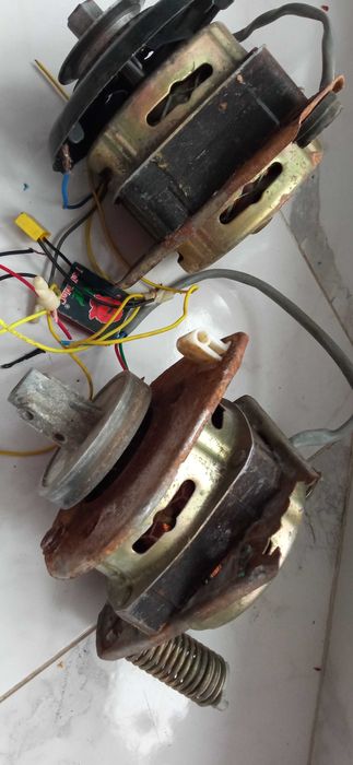 Запчастини пральноi машини 2 двигуна