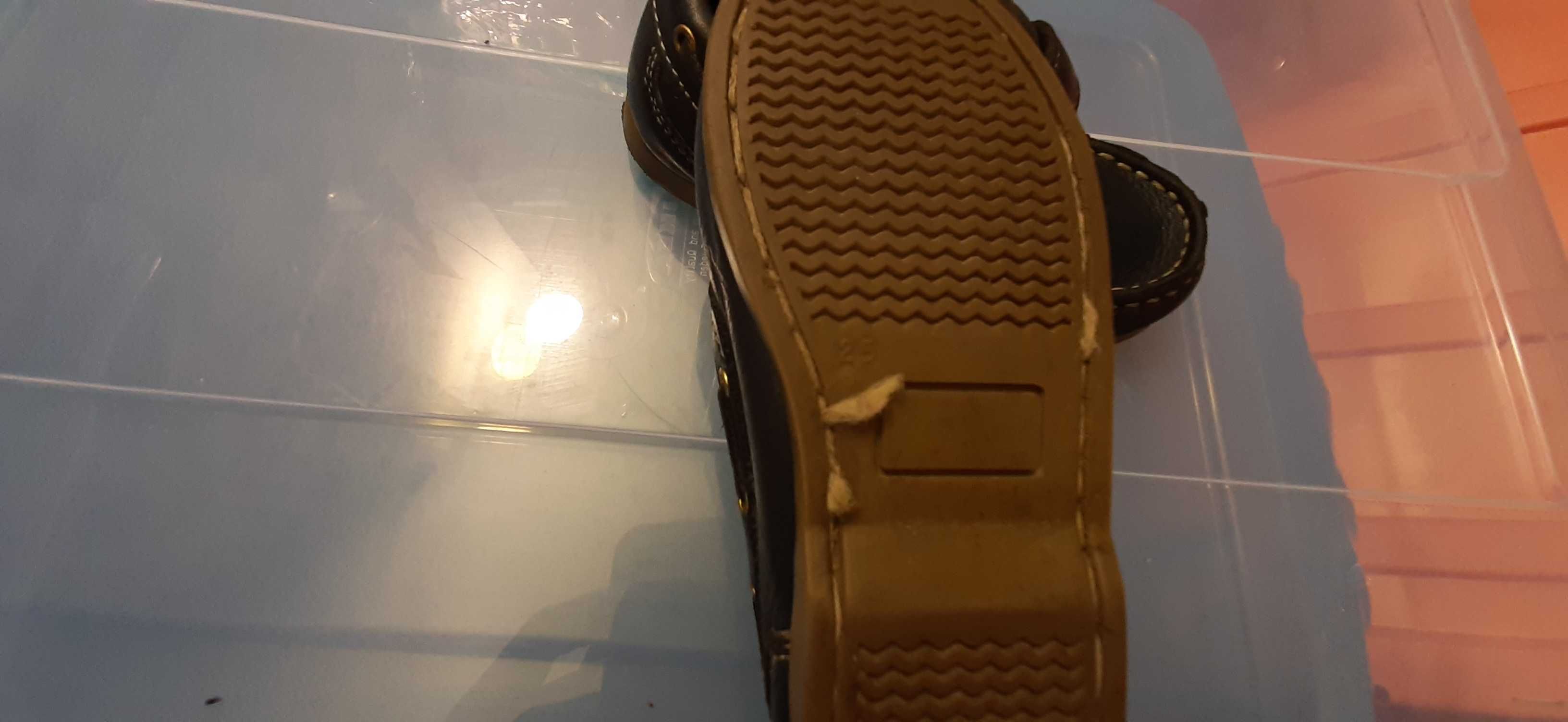 Sapatos zippy numero 25