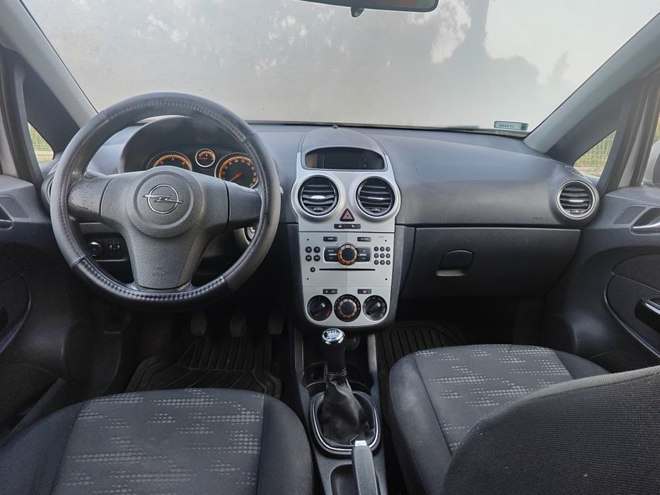 Opel Corsa D 1.3 CDTI 2011 rok
