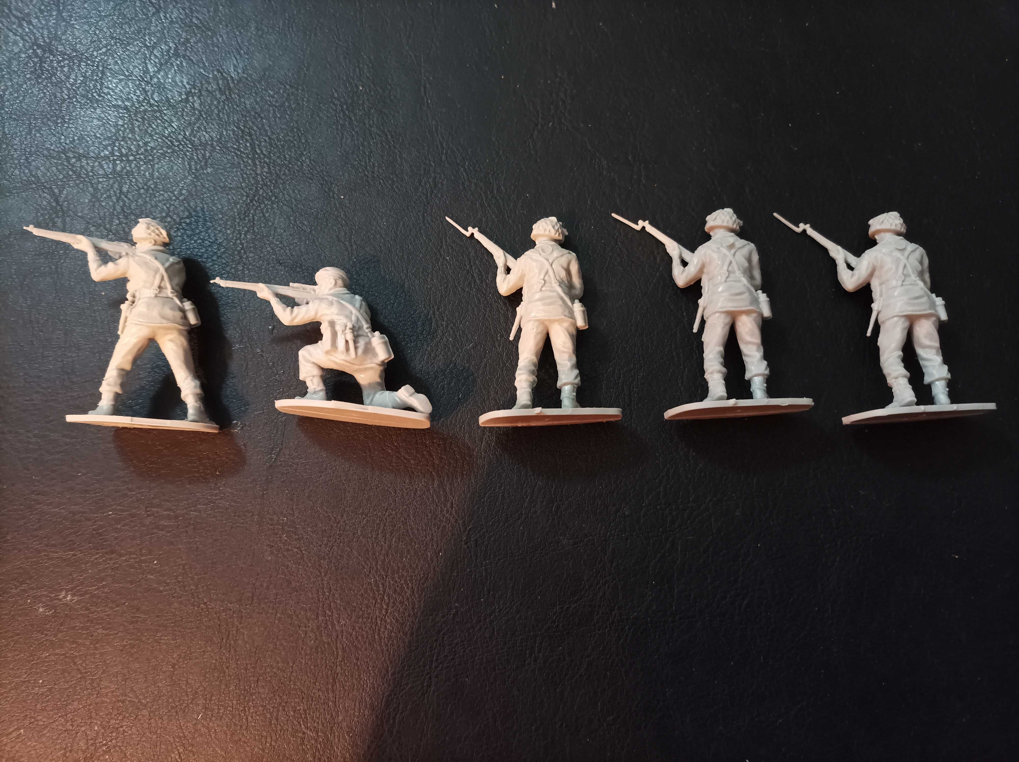 5 figuras em plástico, paraquedistas britânicos ww2, escala 1:32