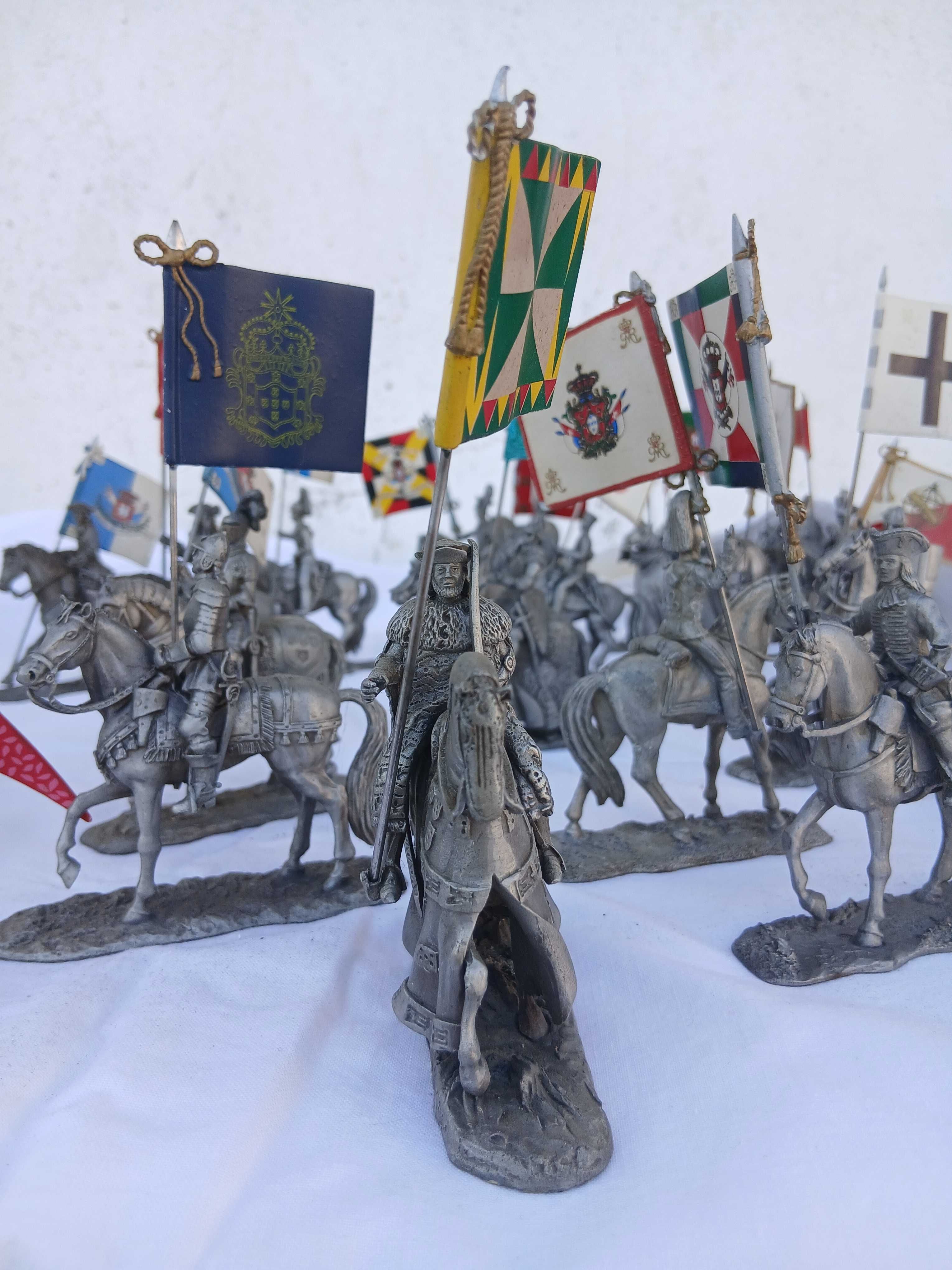 Colecao de 24 soldados de chumbo,cavalaria de Portugal de Don Pedro ll