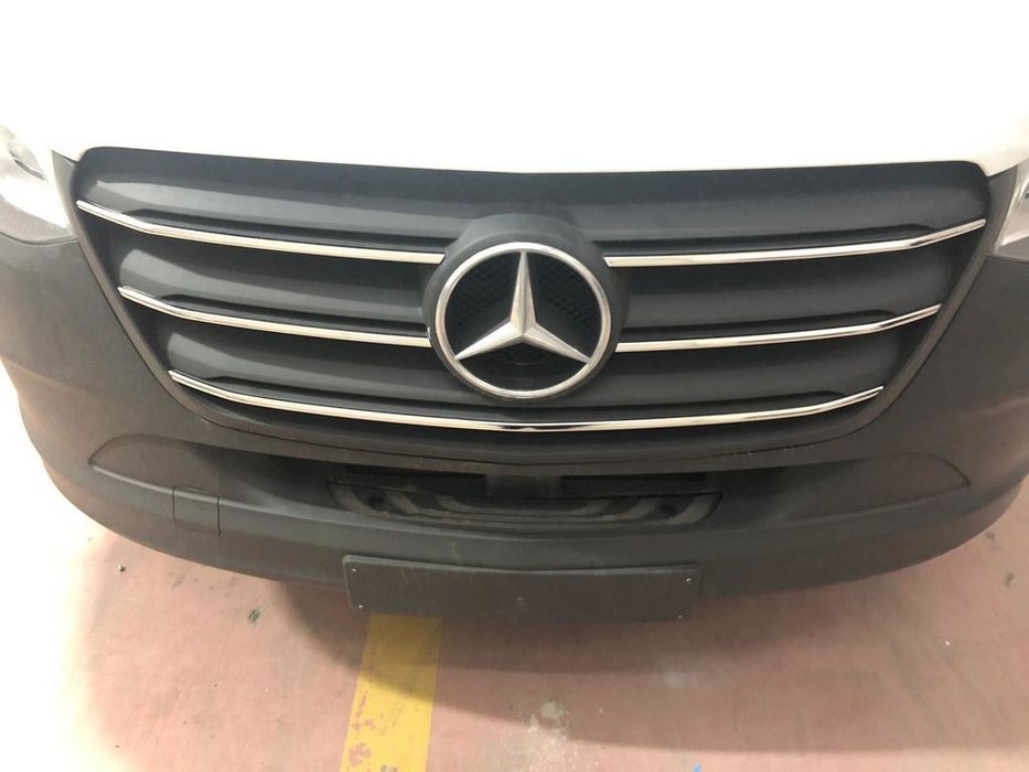 Накладка на решітку радіатора Мерседес Спрінтер! Є Гарантія!