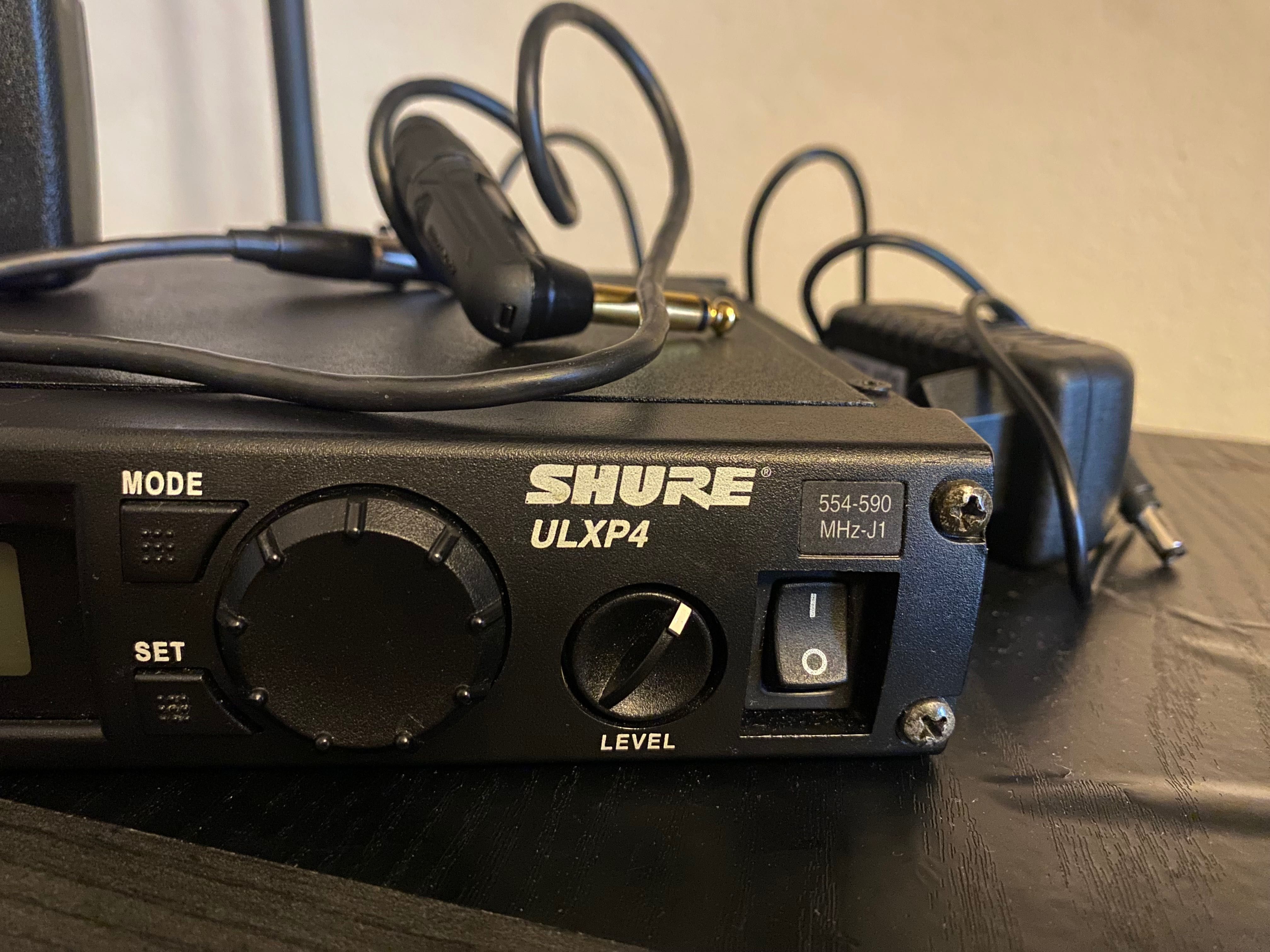 system bezprzewodowy do gitary Shure ULXP4 bodypack ULX1-J1