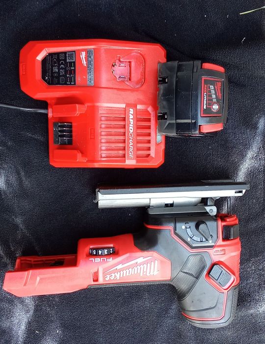 24R Wyrzynarka akumulatorowa Milwaukee m18 fbjs