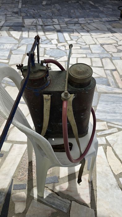 Pulverizador - Máquina de Sulfatar antiga
para decoração