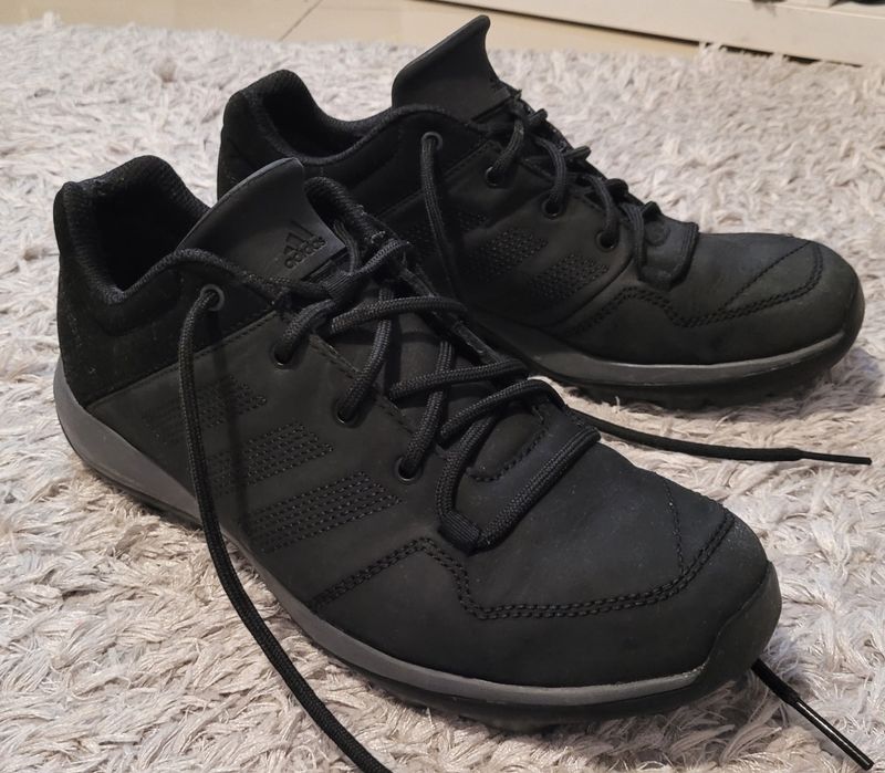Buty Adidas Daroga Plus Lea, rozmiar 42