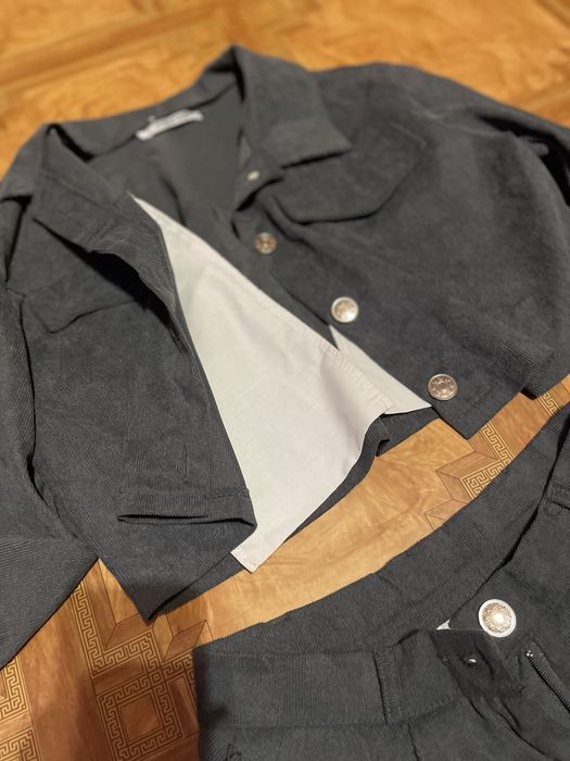 Костюм , вкорочений піджак та юбка шорти