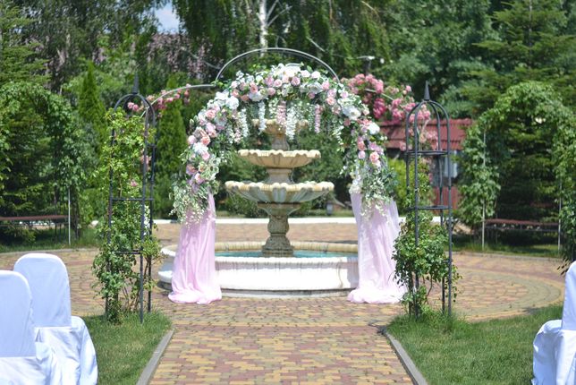 Свадебная арка, фон, выездная церемония. флористика