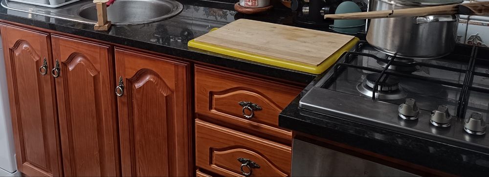 Vendo moveis de cozinha+ mesa+ 4 cadeiras