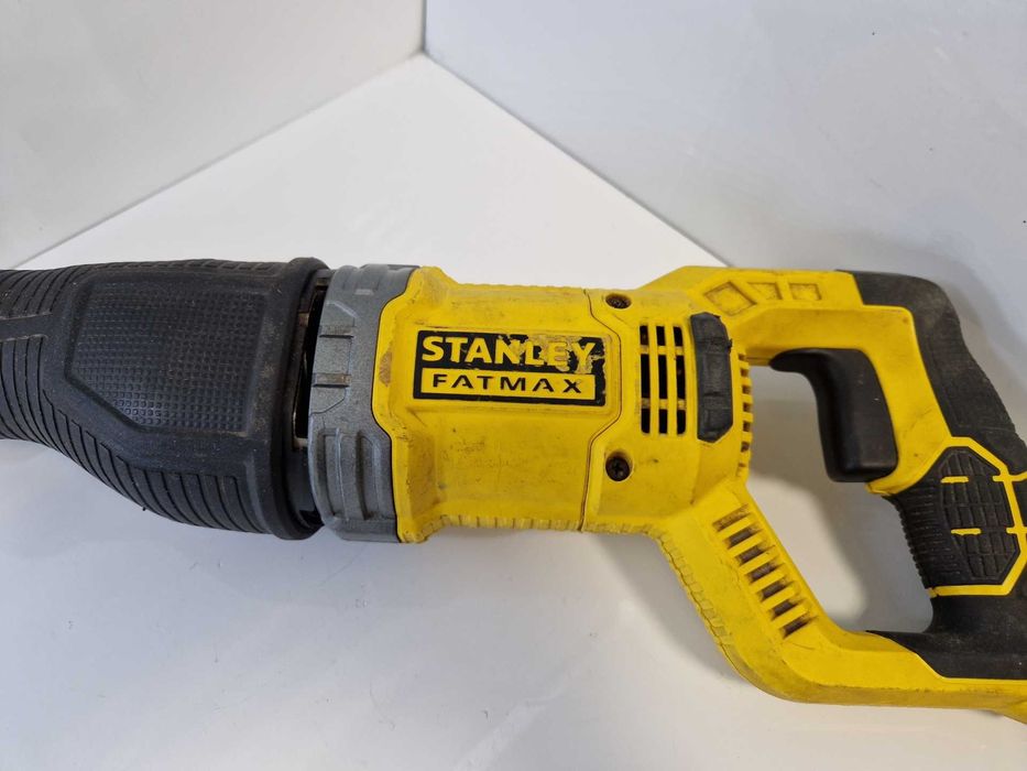 Piła Szablasta 900W STANLEY FATMAX FME360