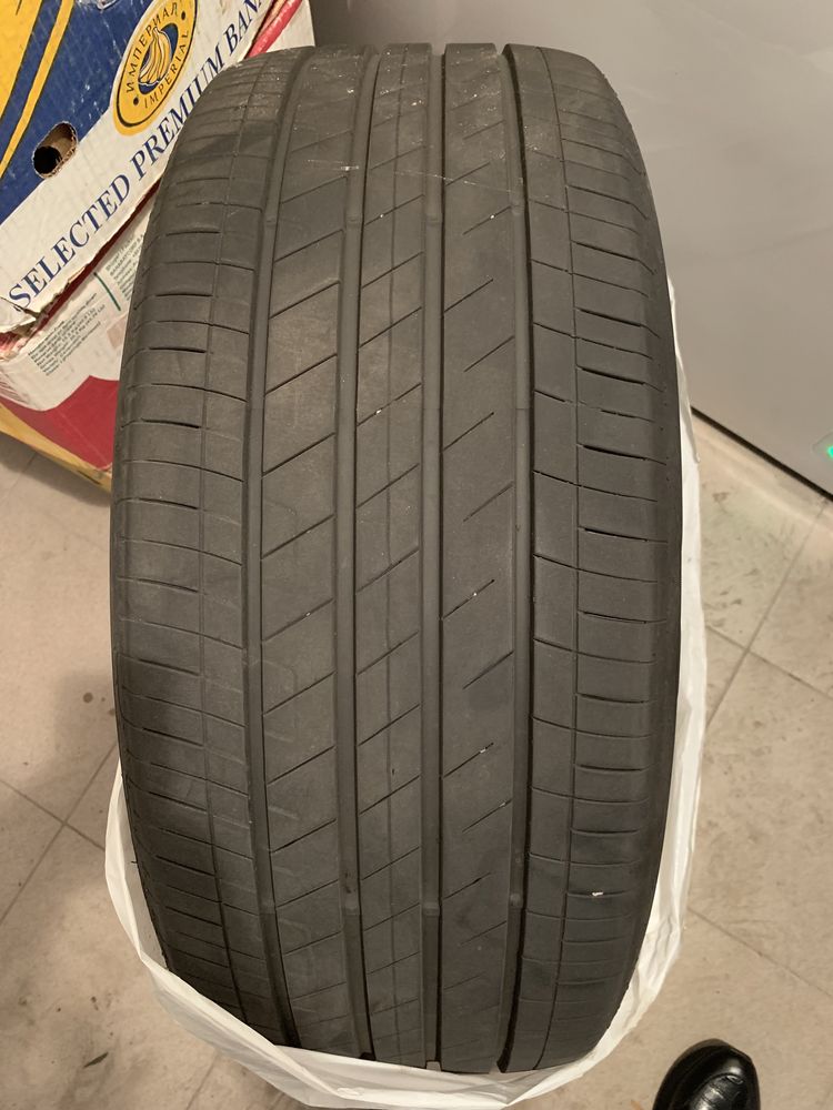 GOODYEAR 255/45R20 Efficient Grip Performance