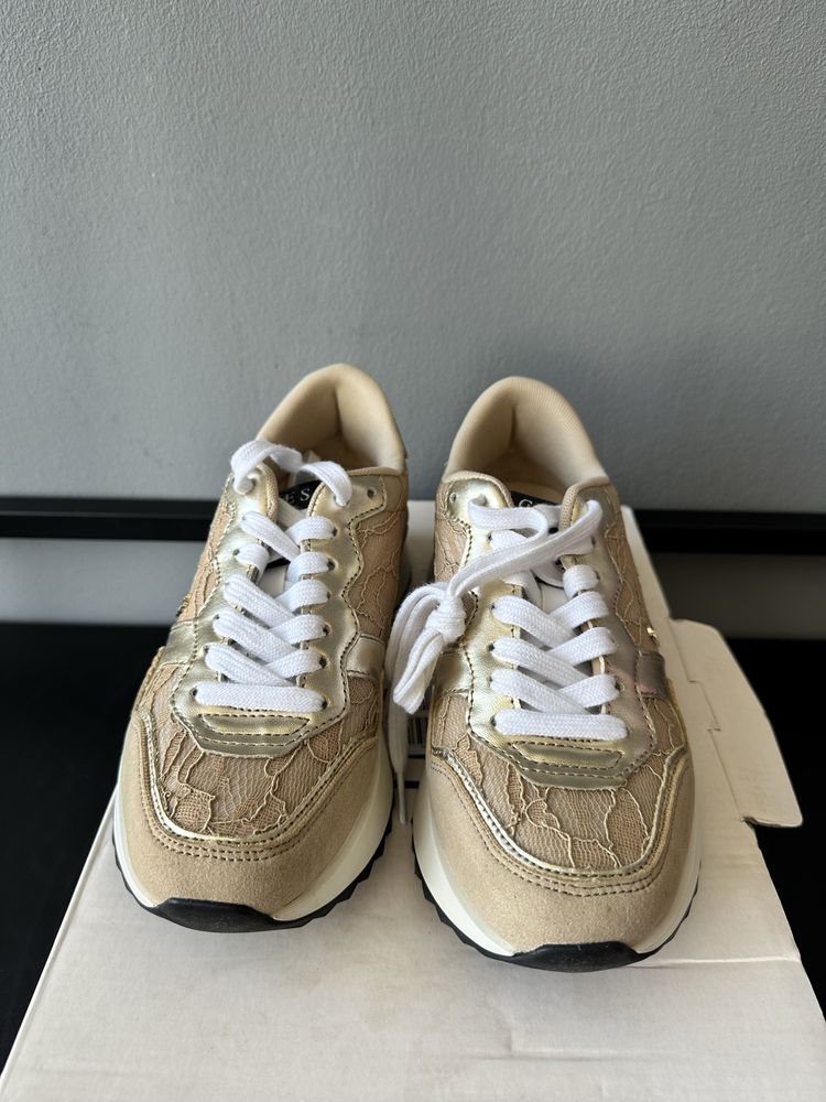 Кросівки жіночі Guess 37p