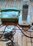 Wr) Dwa telefony