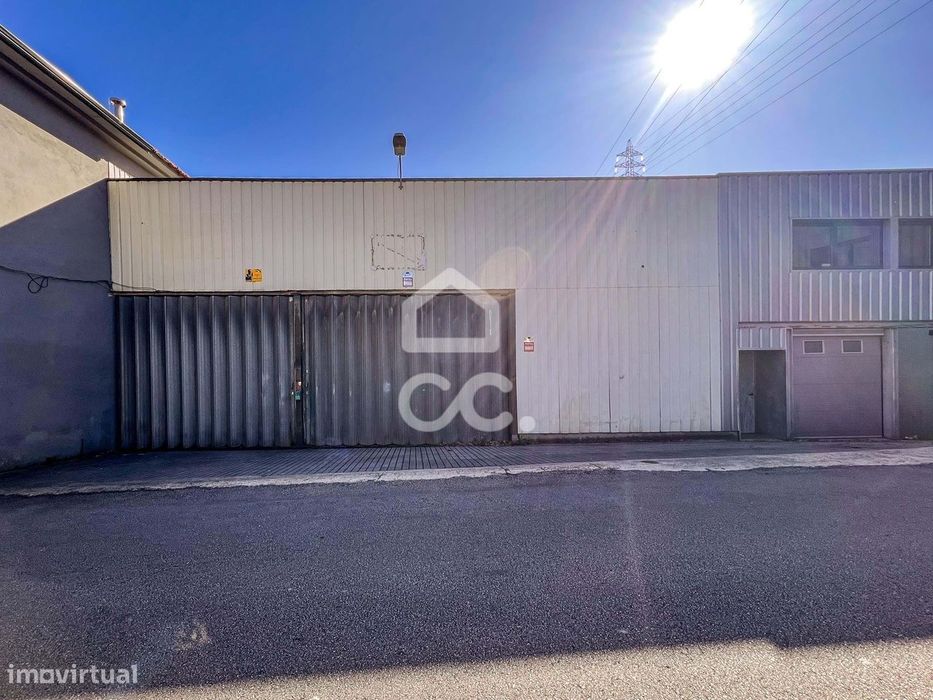 Armazém em Carreira