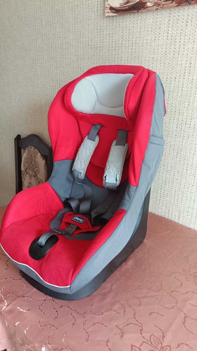 Автокрісло дитяче Chicco 9-18 Kg