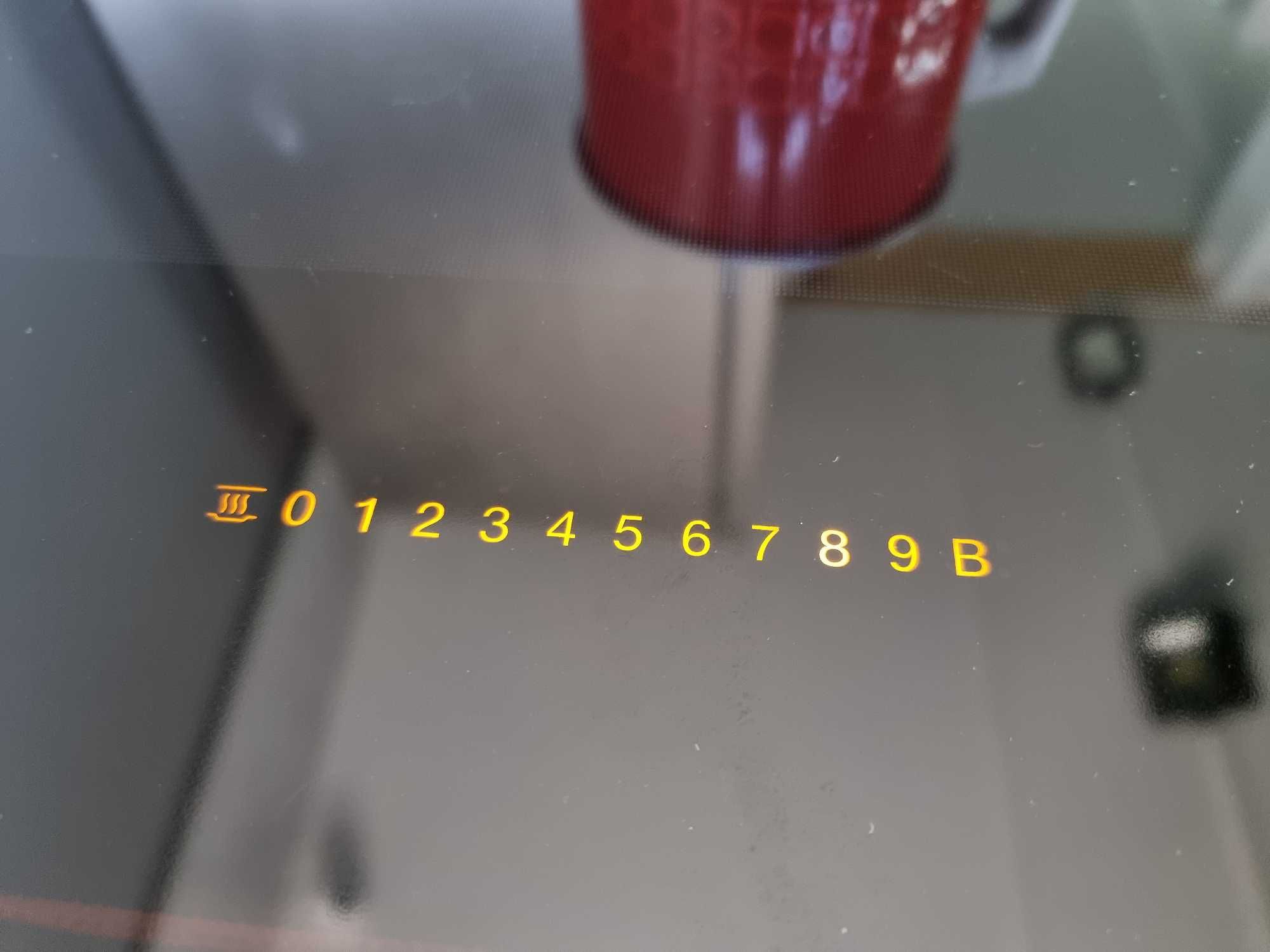 Płyta indukcyjna z ramką Miele KM 7667. Stan 9.5/10, szer62cm.Jak Nowa