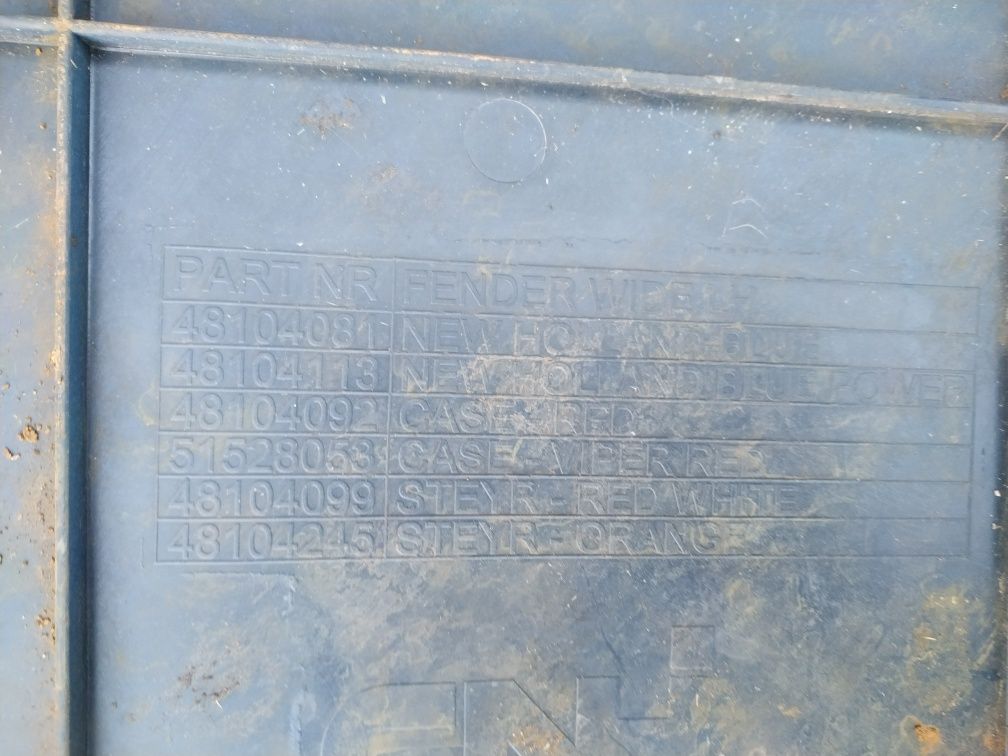 Blotnik lewy ciagnik New holland Case steyr CNH 4810.4081