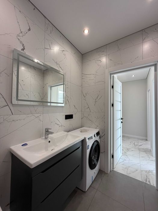 Світла 1-кімнатна квартира з новим ремонтом! Заходь і живи!