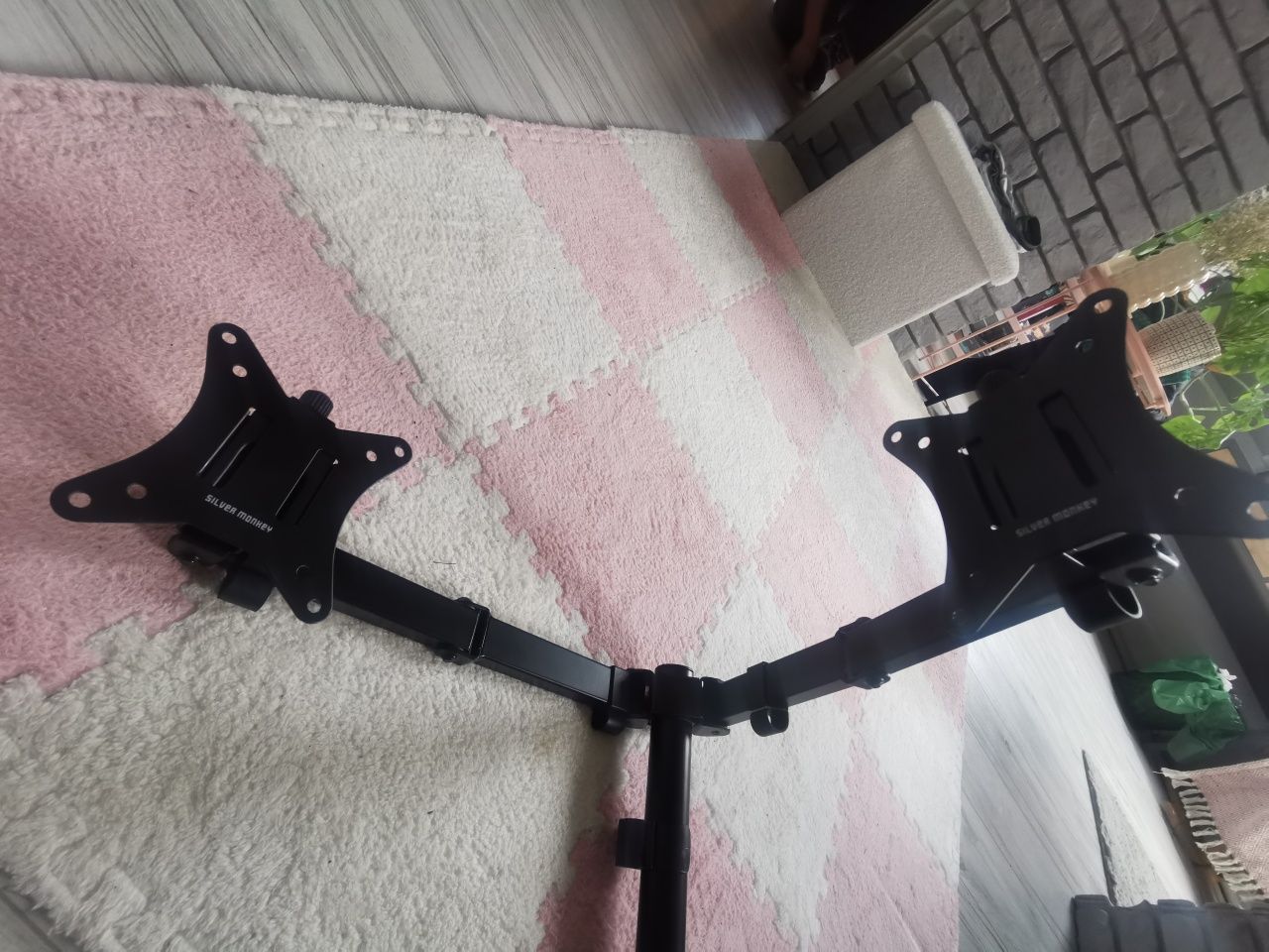 SILVER MONKEY uchwyt pod monitor