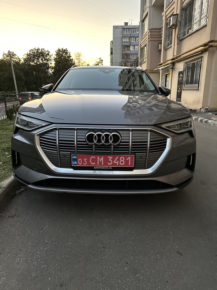 Продам Audi etron