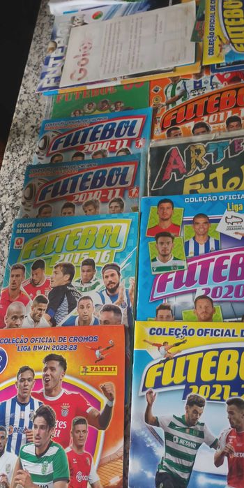 Lote de cadernetas de futebol