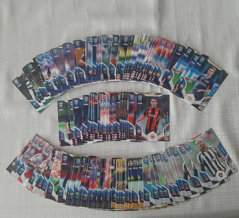 Panini Fifa 365 v 2026 Zestaw Dwie puszki i 140 Kart każda inna.