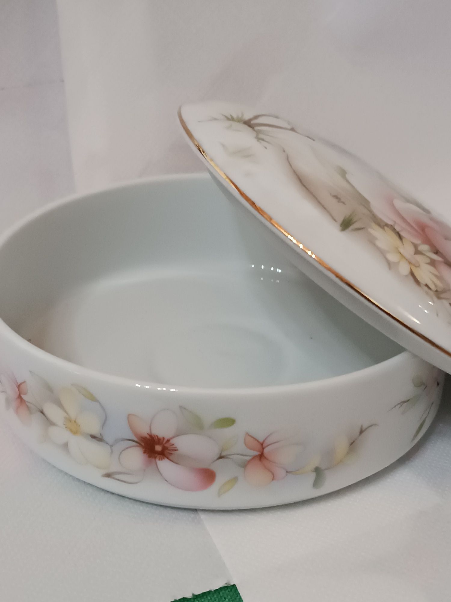 Caixa / guarda joias porcelana