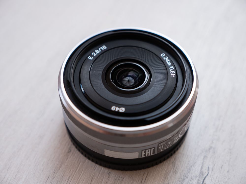 Продаю ширококутний оʼбєктив Sony E 16 mm f/2.8 Silver