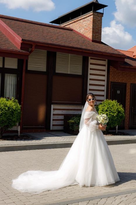 Весільна сукня , весільне плаття після професійної хімчистки, торг