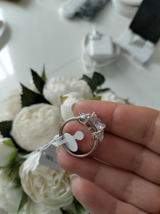 Кольцо под белое золото с камнями Xuping  р. 18.5