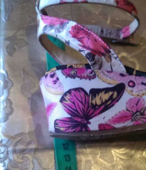 Взуття жіноче D&G.