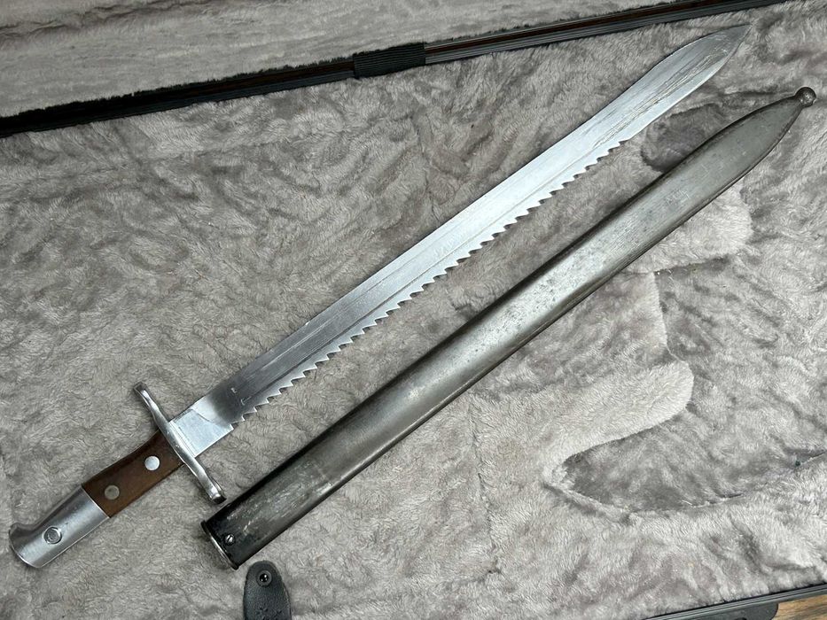 Szwajcarski bagnet z piłą M1914 H. Steimer AG w metalowej pochwie HS
