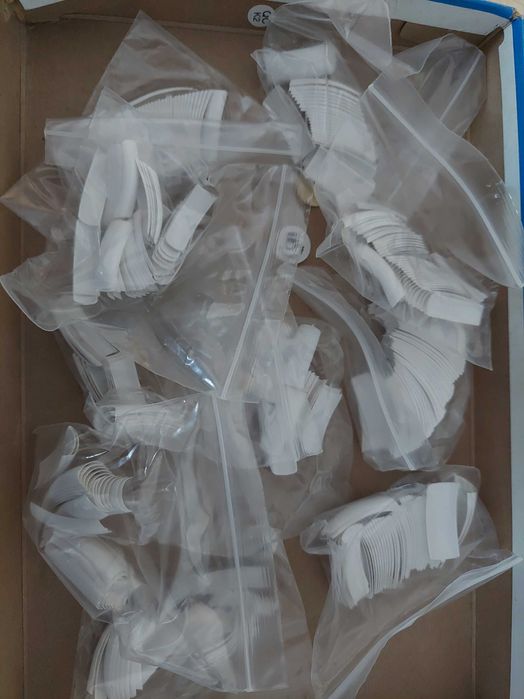 Tipsy przezroczyste, białe, mleczne