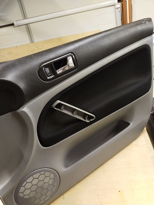 Podsufitka samochodowa-Naprawa/Klejenie/regeneracja po wystrzalekurtyn