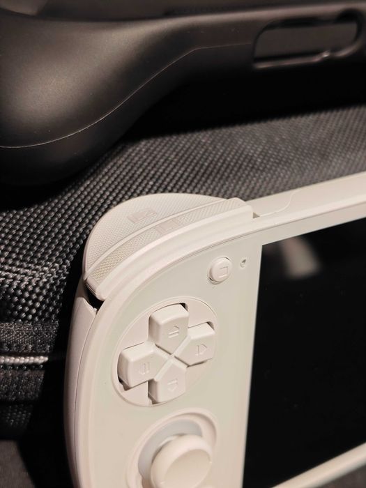 Konsola przenośna Retroid Pocket 5 + etui + grip