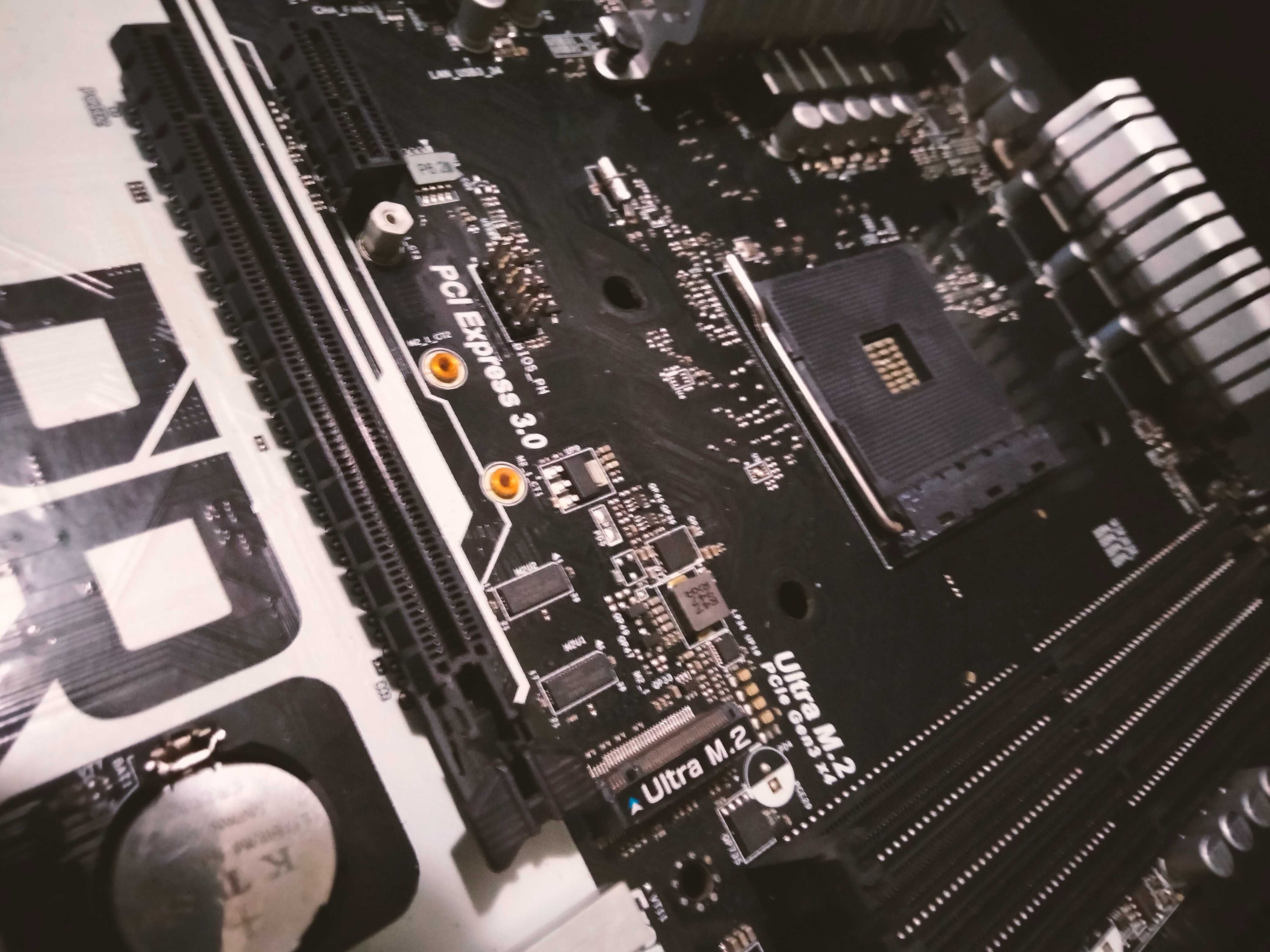 Материнская плата ASRock AB350 Pro4