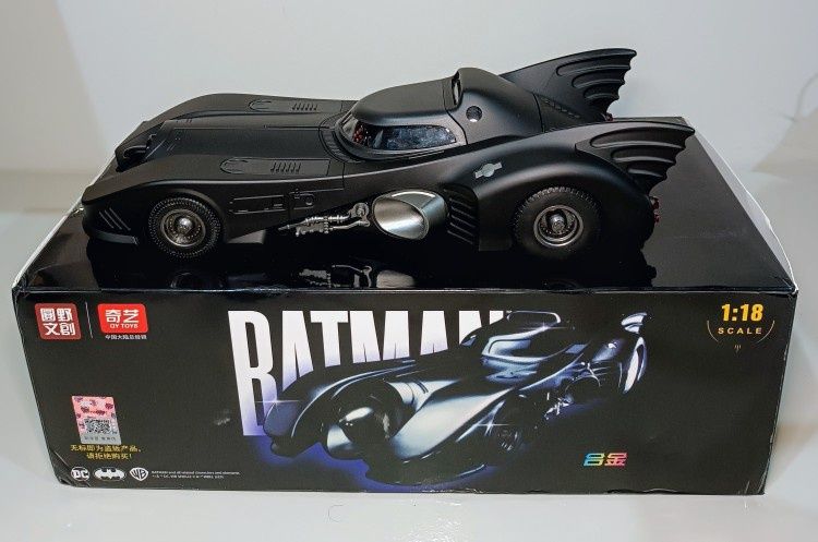 Batmobil Metal Model 1:18 piękny!