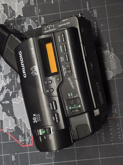 Grundig LC775 HE kamera Hi8
