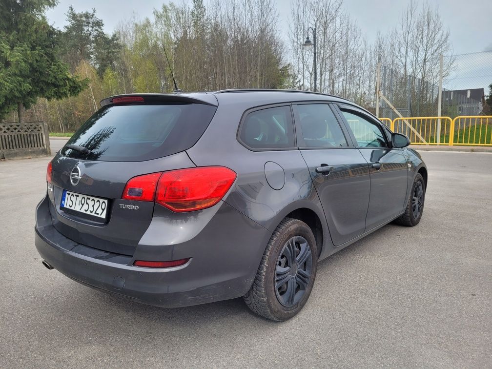 Opel Astra Benzyna