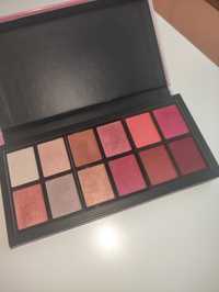 Makeup Revolution I Heart Revolution Angel Heart Eyeshadow Palette pal