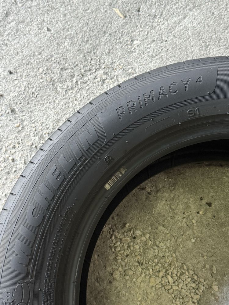 Pneus 215/60r17 Michelin Primacy 4 com 75% piso