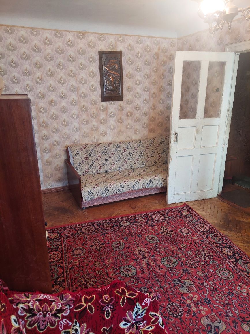 Продаю 3х комнатную квартиру ( Бугский Бульвар).