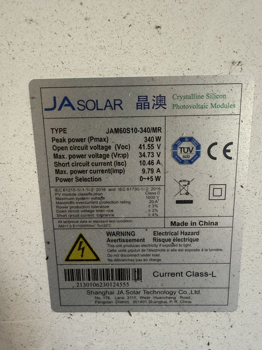 Paineis solares novos, nunca usados.