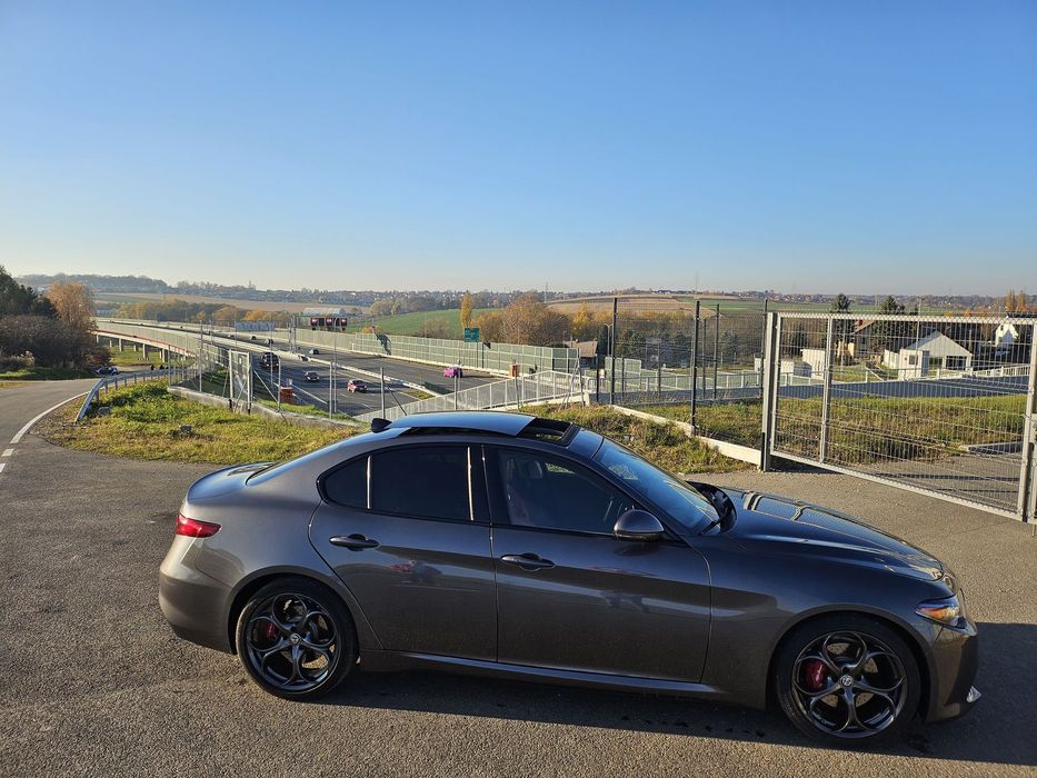 Alfa Romeo Giulia Alfa Romeo Giulia