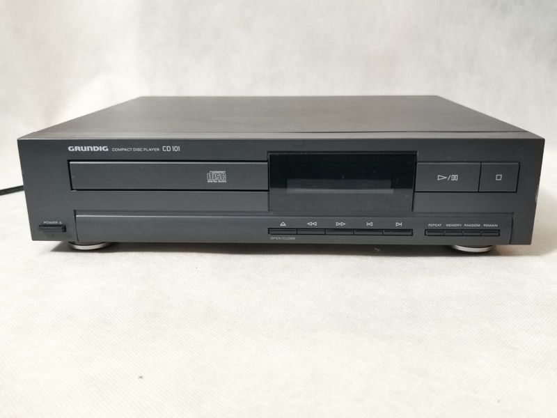 Odtwarzacz płyt CD Grundig CD 101 midi rozmiar średni